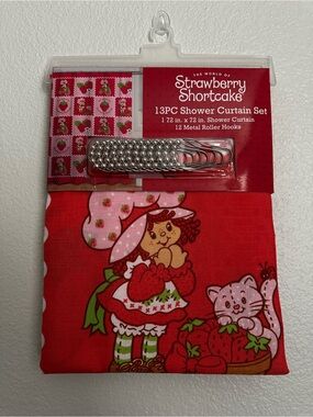 Strawberry Shortcake Red Shower Curtain Set - 13pc